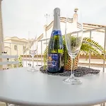 Happy Diamond By Hello Homes Сіджас
