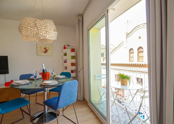 Happy Diamond By Hello Homes