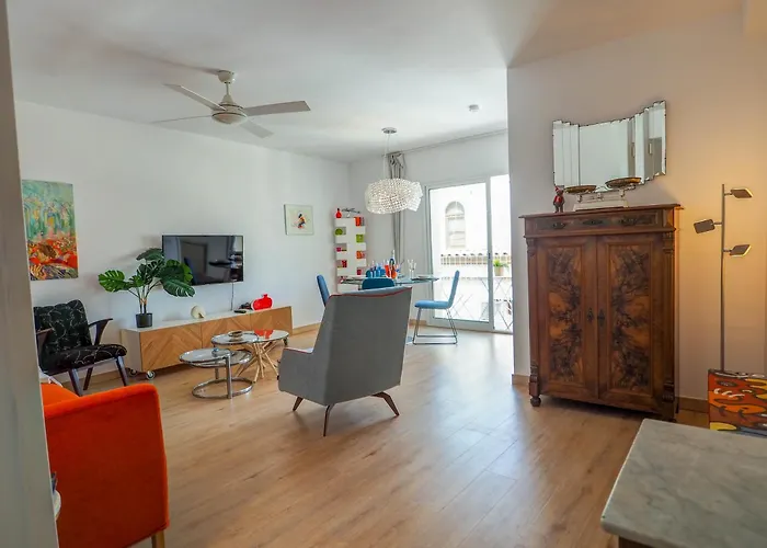 Happy Diamond By Hello Homes