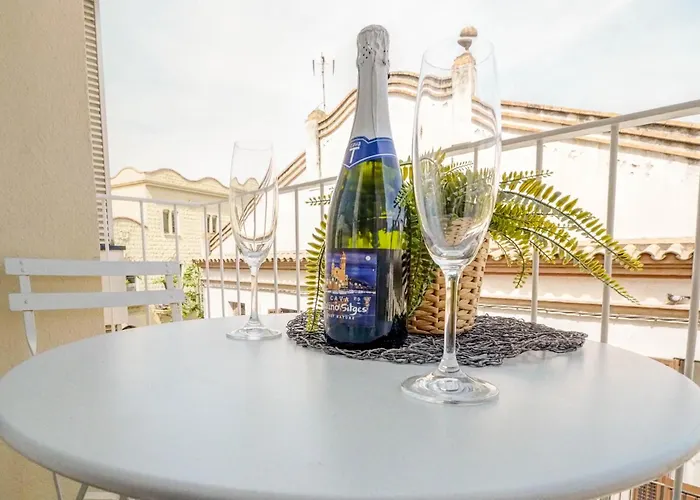 Happy Diamond By Hello Homes Sitges