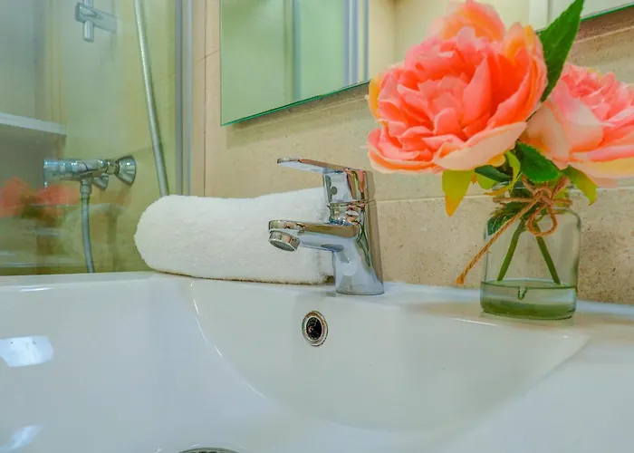 Happy Diamond By Hello Homes