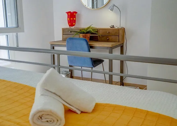 Happy Diamond By Hello Homes *