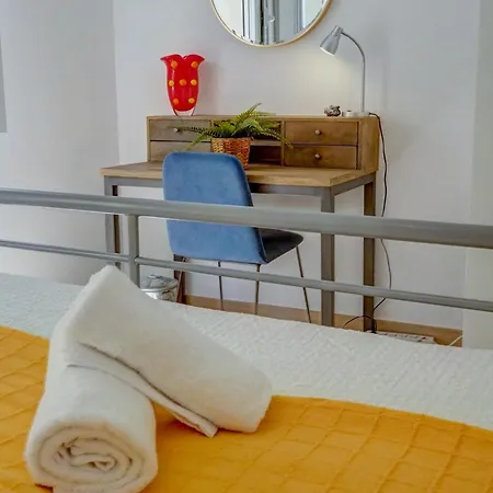 Happy Diamond By Hello Homes *