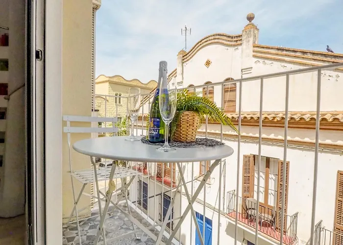 Happy Diamond By Hello Homes